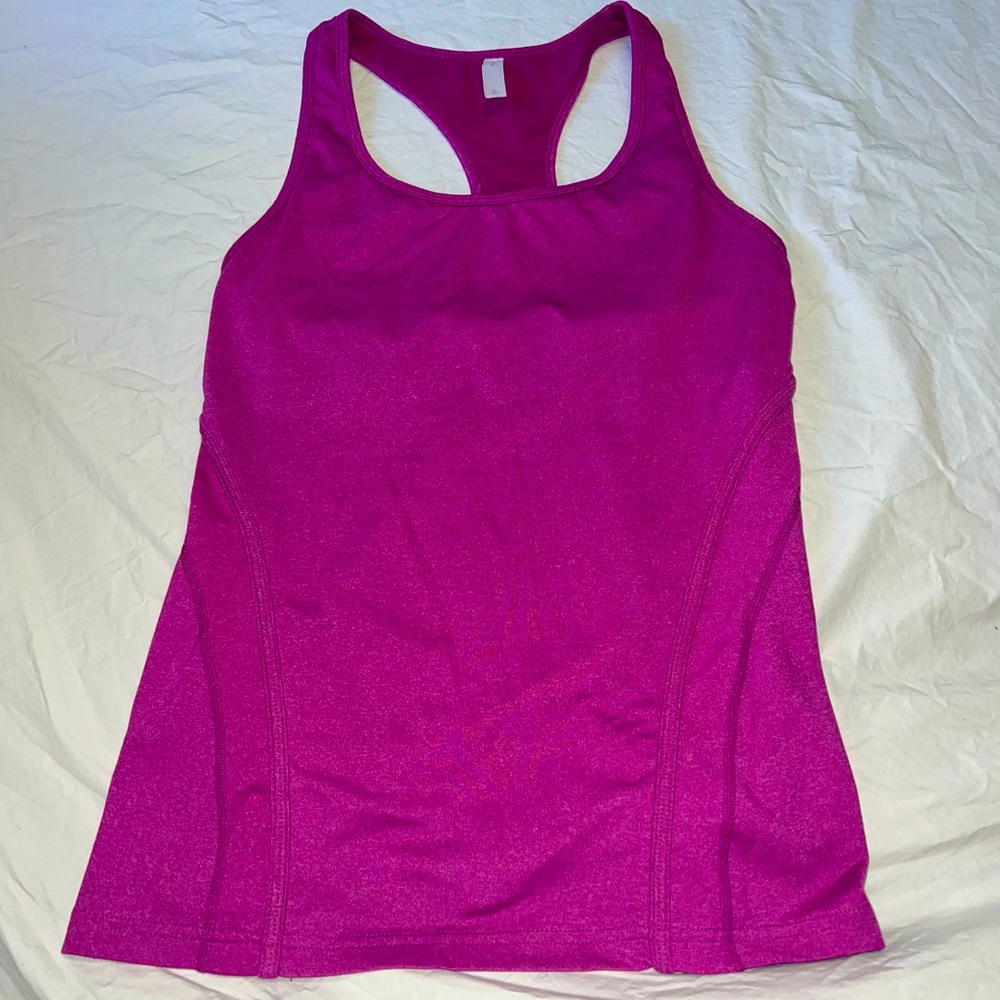 GapFit fuschia/pink workout tank with built-in shelf bra